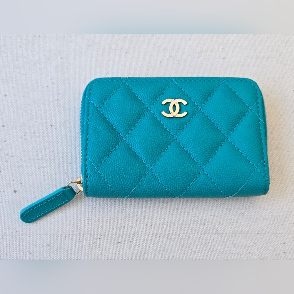 RARE CHANEL Teal Caviar Quilted Zip-Around Card Holder